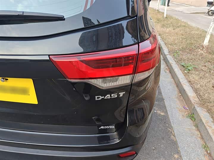 Фото 8 - Toyota Highlander