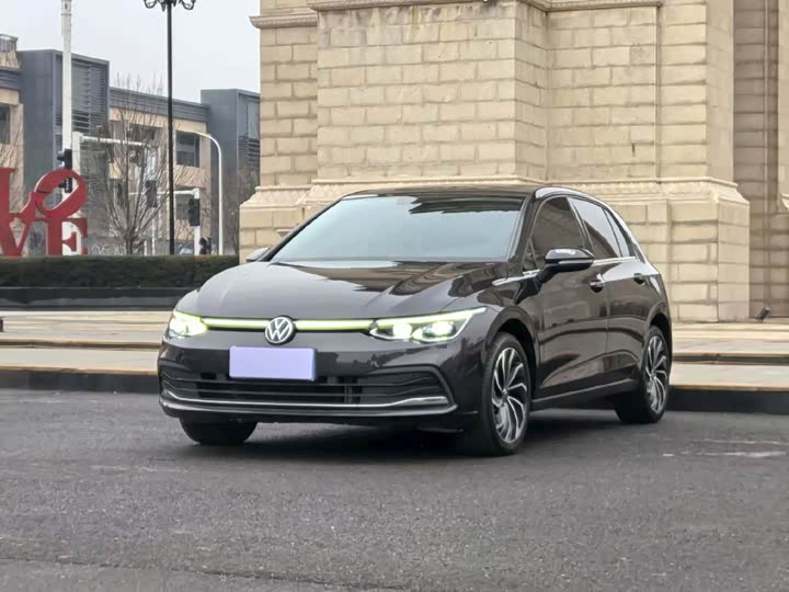 Фото 1 - Volkswagen Golf