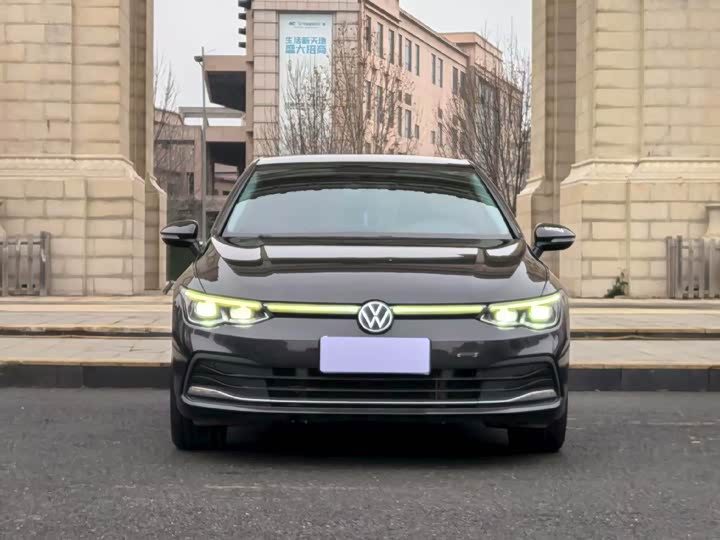 Фото 2 - Volkswagen Golf