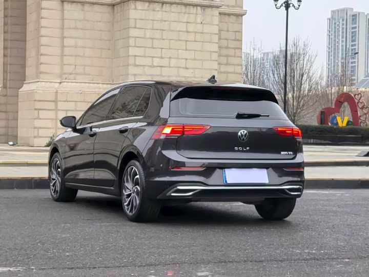 Фото 7 - Volkswagen Golf