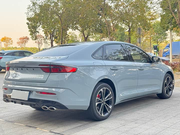 Фото 7 - Geely Preface