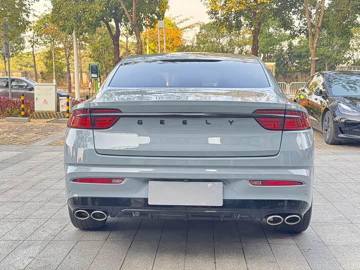 Фото 9 - Geely Preface