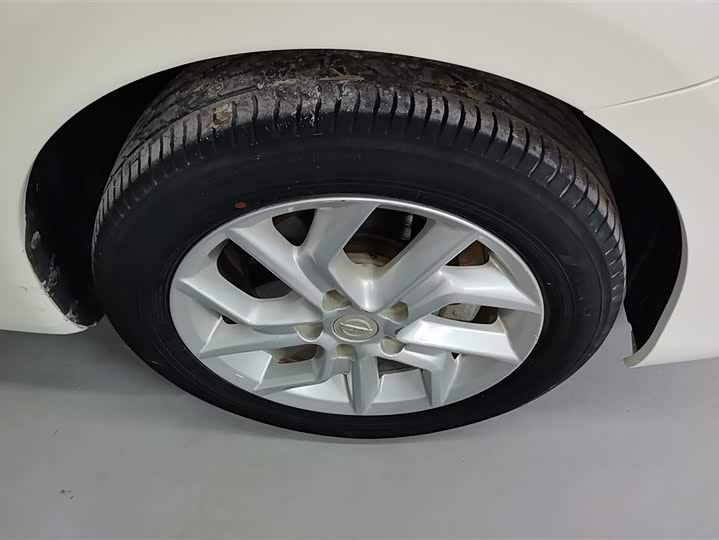 Фото 6 - Nissan Tiida