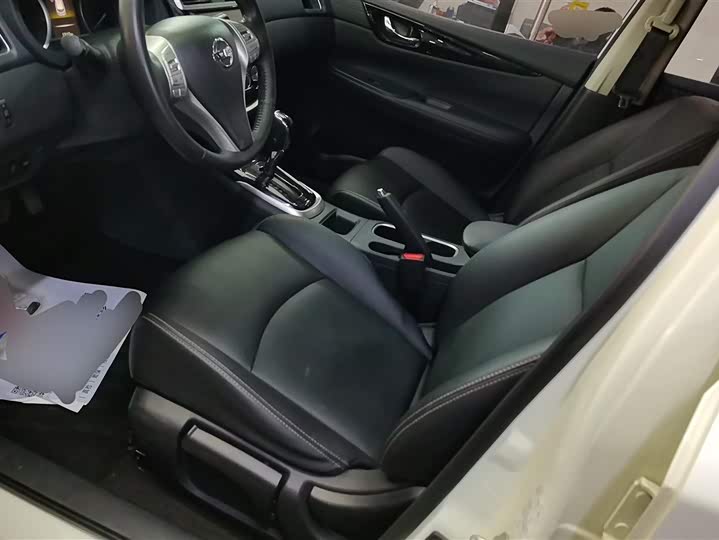 Фото 9 - Nissan Tiida