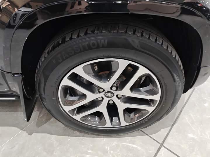 Фото 6 - Land Rover Defender