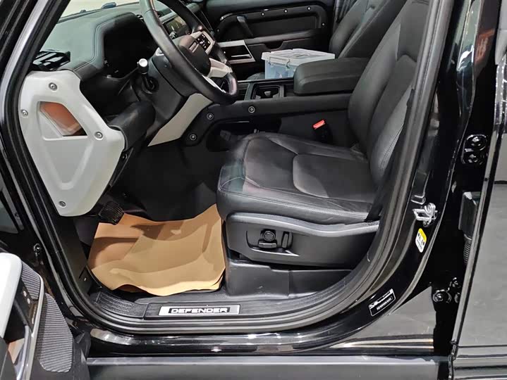 Фото 9 - Land Rover Defender