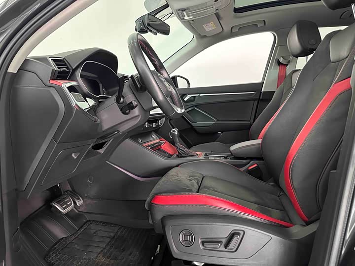 Фото 8 - Audi Q3