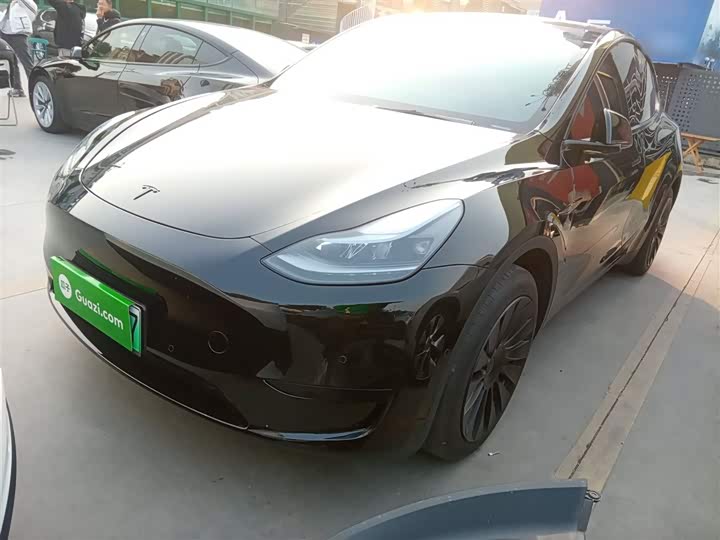 Фото 1 - Tesla Model Y