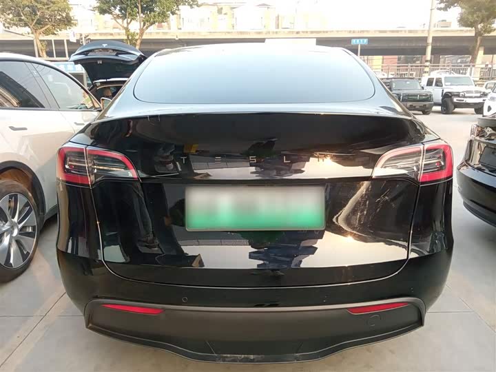 Фото 6 - Tesla Model Y