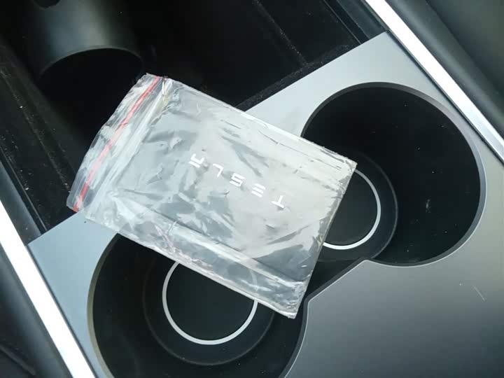 Фото 9 - Tesla Model Y