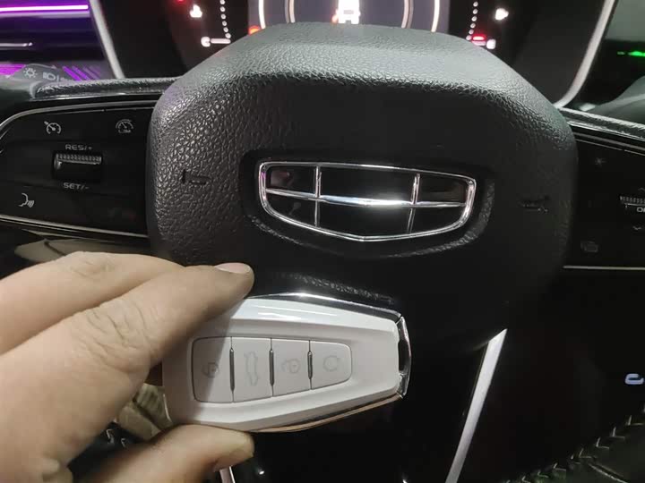 Фото 9 - Geely Preface