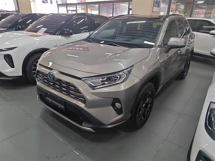 Фото 1 - Toyota RAV4