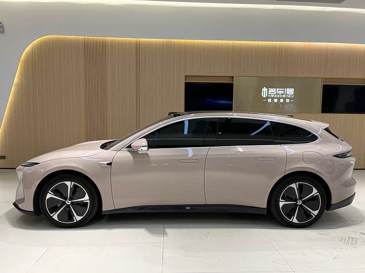 Фото 3 - Nio ET5T