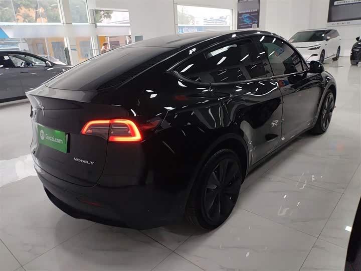 Фото 7 - Tesla Model Y