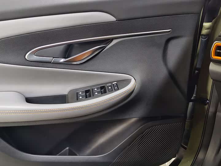 Фото 9 - Changan UNI-T