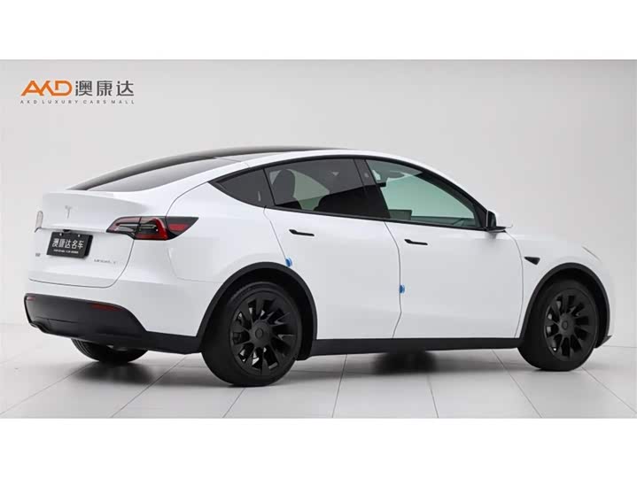 Фото 3 - Tesla Model Y