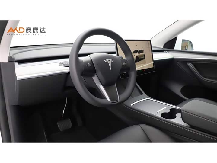 Фото 6 - Tesla Model Y