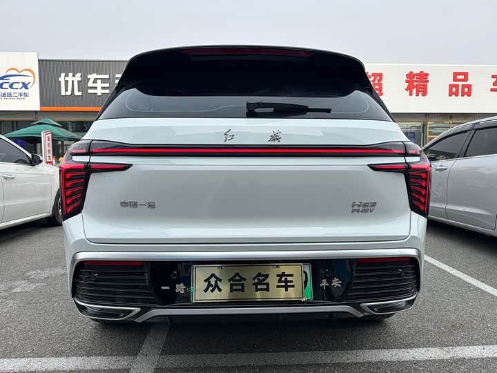 Фото 3 - Hongqi HS3 Hybrid
