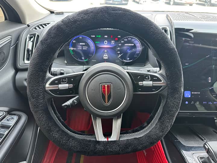 Фото 7 - Hongqi HS3 Hybrid