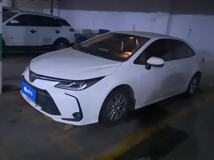 Фото 1 - Toyota Corolla