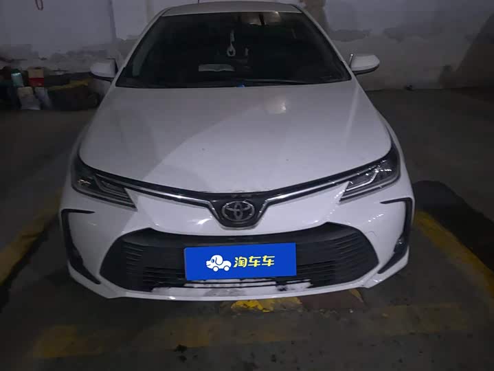 Фото 2 - Toyota Corolla