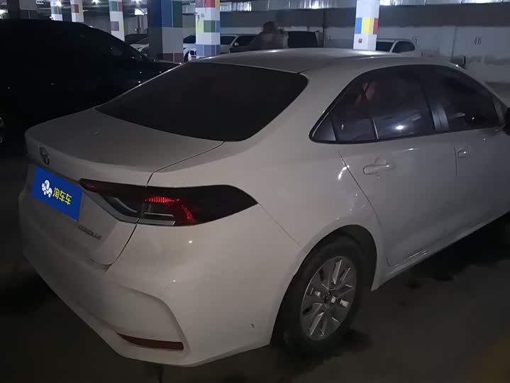 Фото 3 - Toyota Corolla