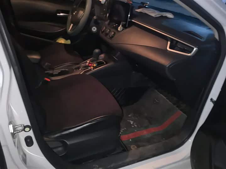 Фото 8 - Toyota Corolla