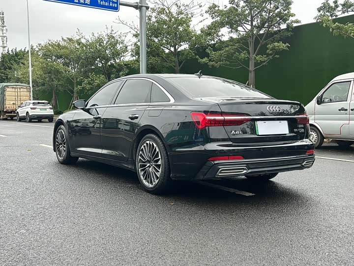 Фото 7 - Audi A6L Hybrid