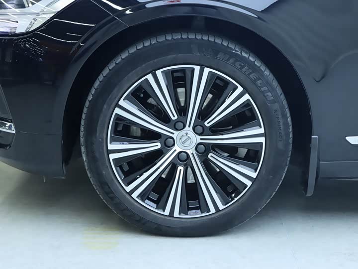 Фото 4 - Volvo S90