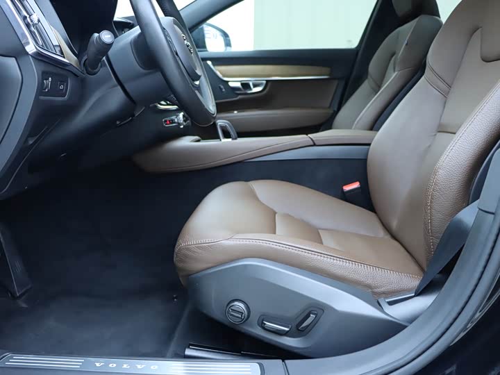 Фото 5 - Volvo S90