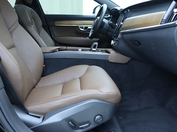 Фото 8 - Volvo S90