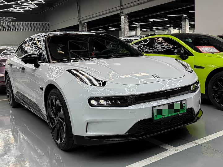 Фото 3 - Zeekr 001