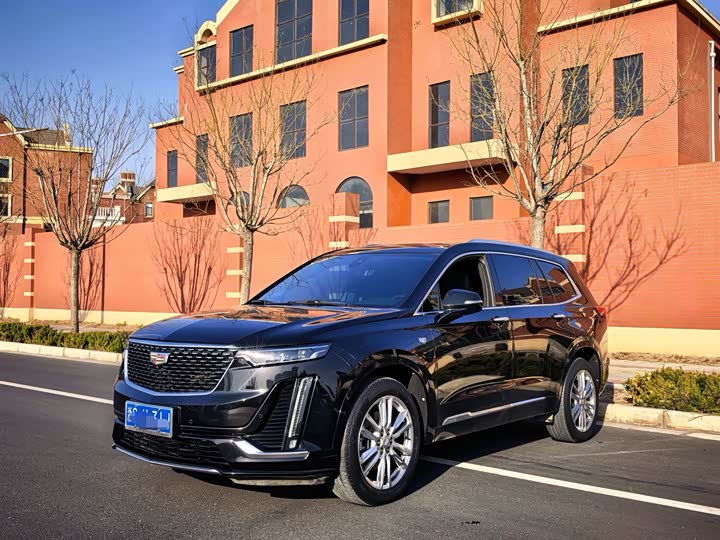 Фото 1 - Cadillac XT6