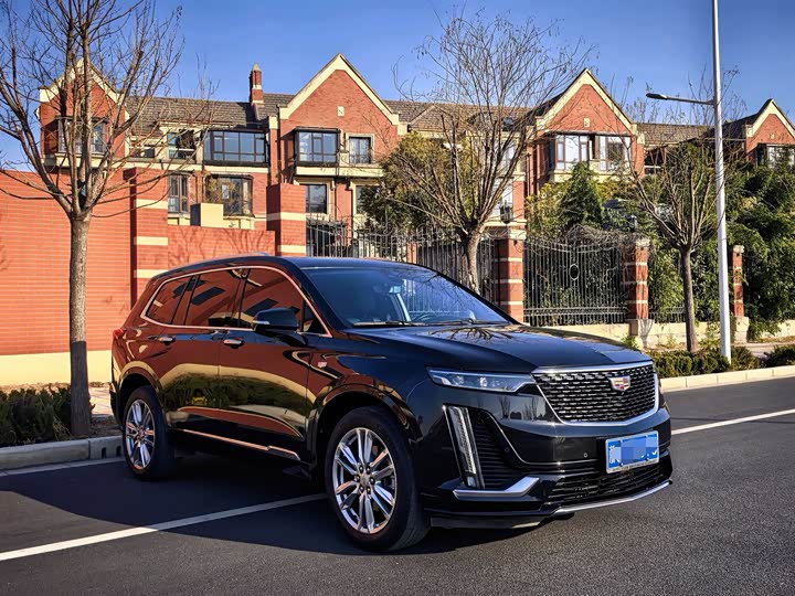 Фото 3 - Cadillac XT6