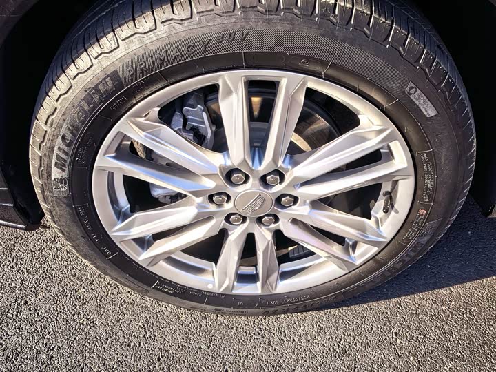 Фото 4 - Cadillac XT6