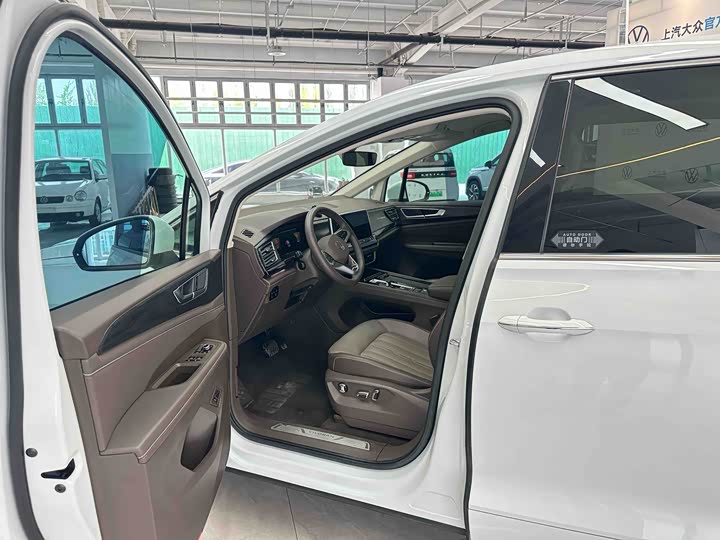 Фото 3 - Volkswagen Viloran