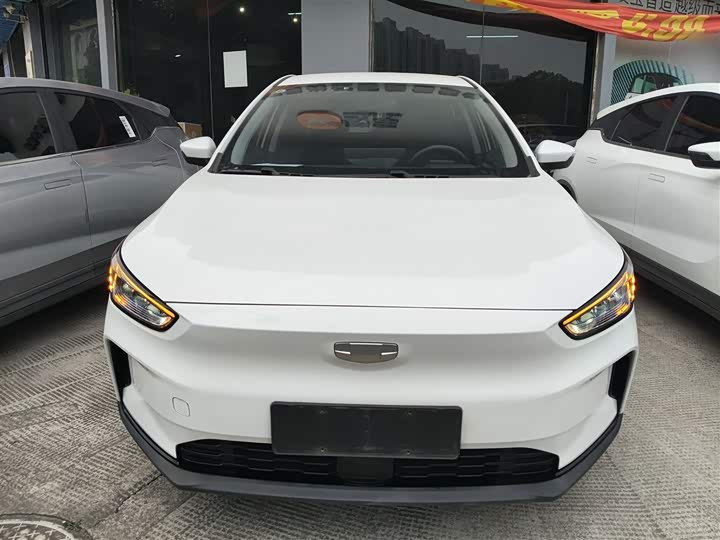 Фото 3 - Geely Geometry C