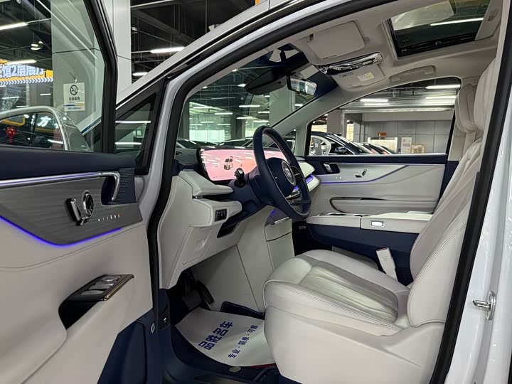 Фото 7 - Buick GL8 Hybrid