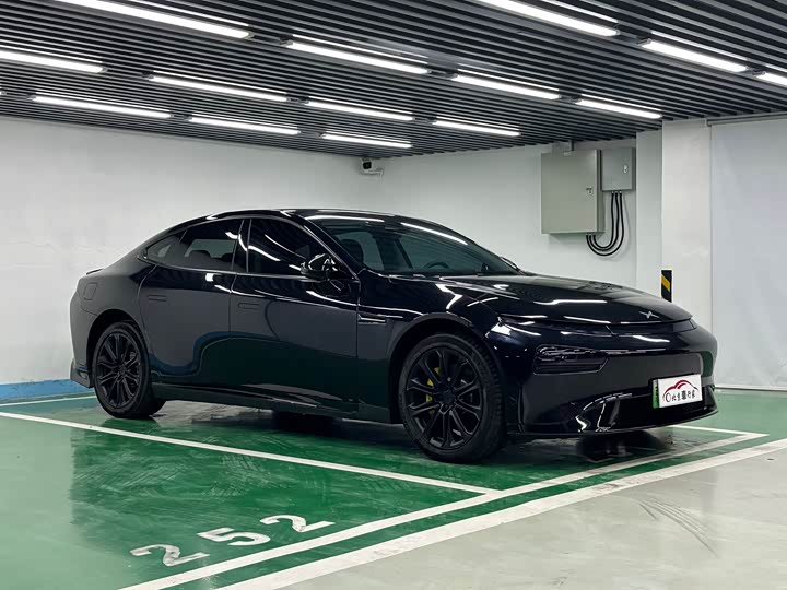 Фото 3 - XPeng P7