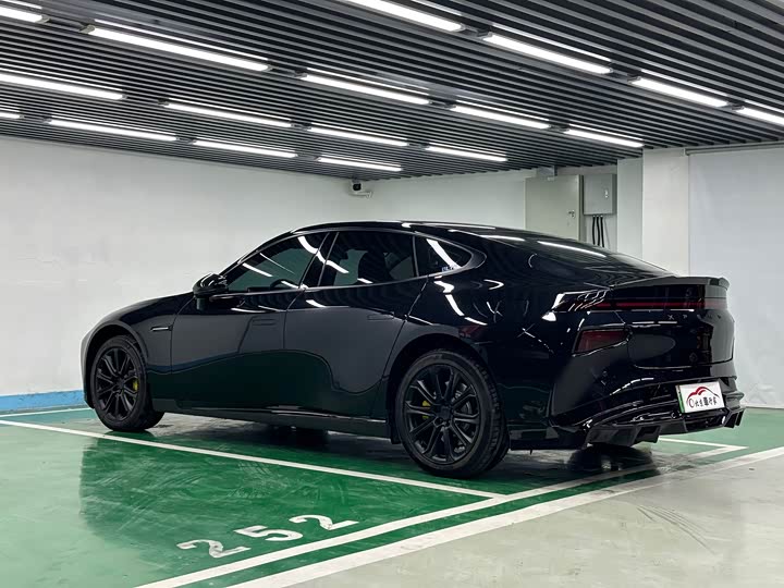 Фото 7 - XPeng P7