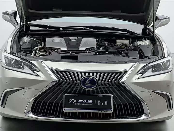 Фото 3 - Lexus ES
