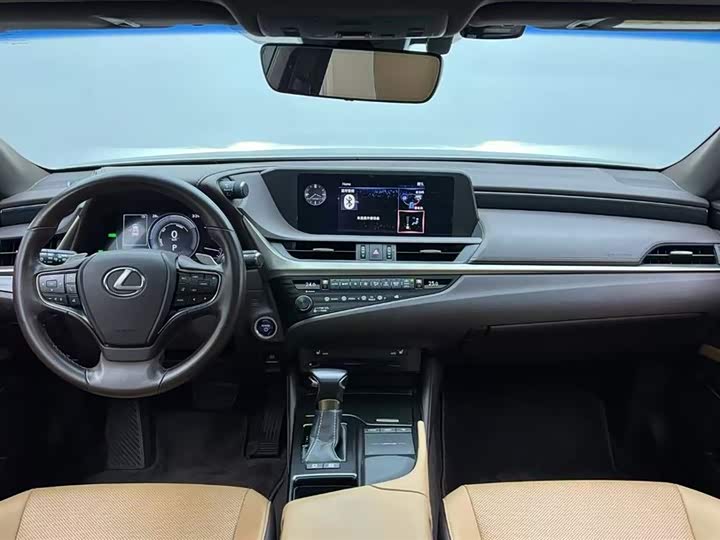 Фото 4 - Lexus ES
