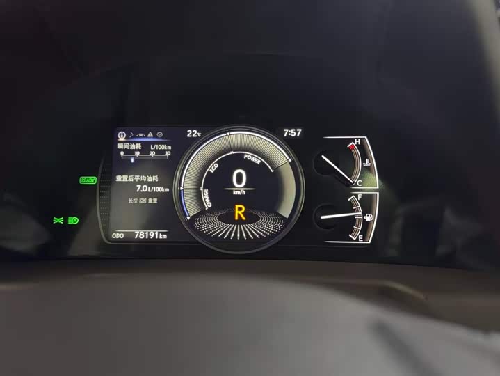 Фото 6 - Lexus ES