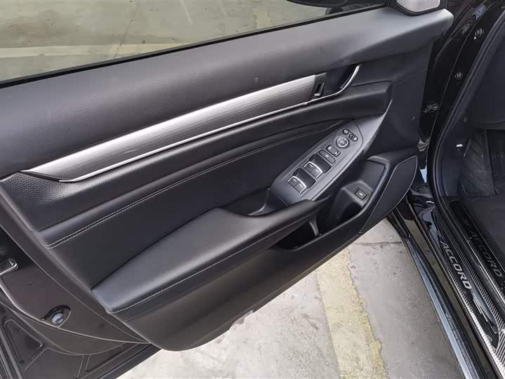 Фото 7 - Honda Accord