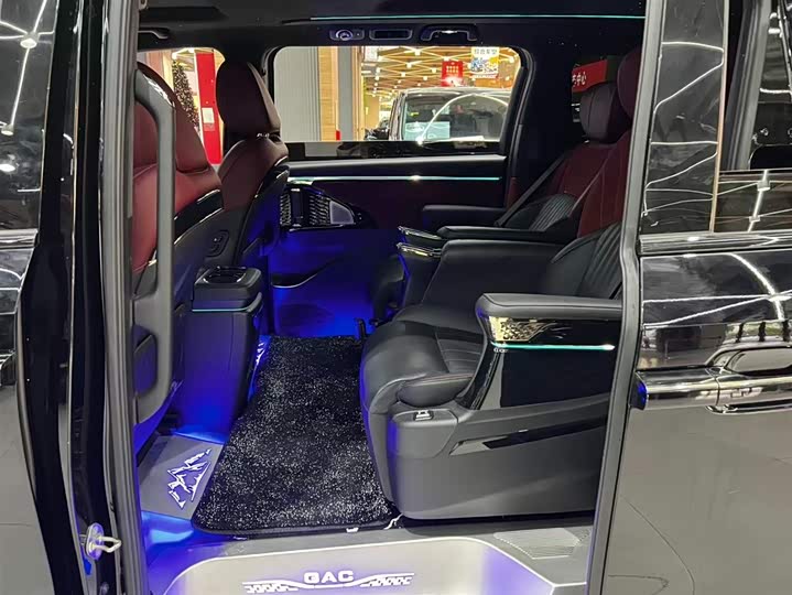 Фото 4 - GAC Trumpchi M8