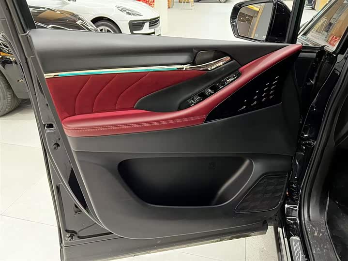 Фото 9 - GAC Trumpchi M8