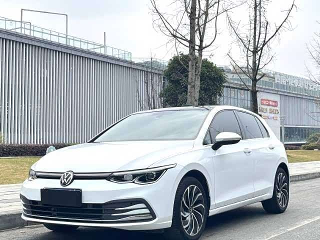 Фото 1 - Volkswagen Golf