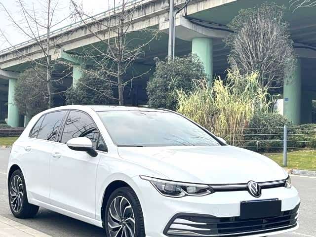 Фото 2 - Volkswagen Golf