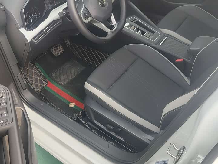 Фото 3 - Volkswagen Golf