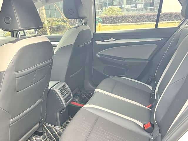 Фото 4 - Volkswagen Golf